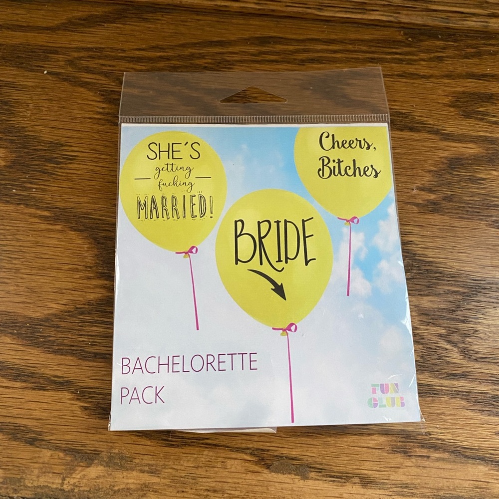Fun club bachelorette balloons